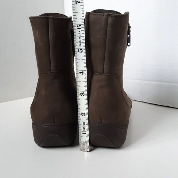 Munro Women's size 9.5N Ankle Boot - Picture 10 of 13